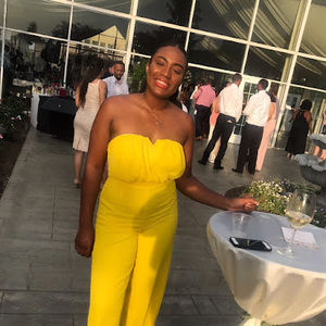 Meet your Posher, Nia